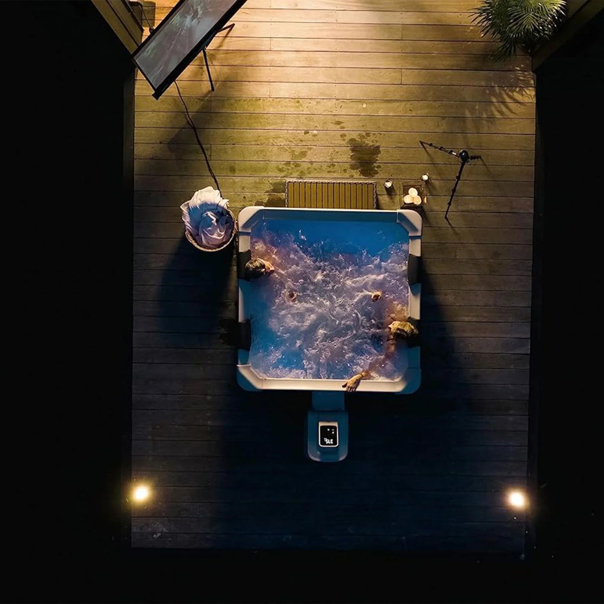 Jets LED Hot Strip Tub Squared Plus 6 with MSpa & Massage Oslo Hydro Person