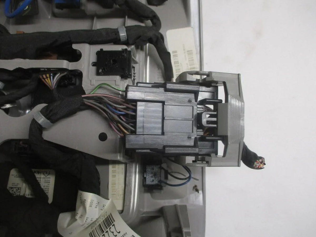 OEM w/Homelink Pre-Owned Cadillac Console LKQ (Good) Overhead Sunroof 2015-2020 Roof Escalade &