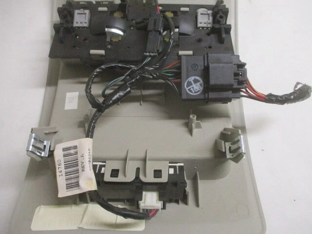 OEM Overhead 2500 Pre-Owned Roof Silverado Chevrolet Console w/Lights LKQ (Good) 1500