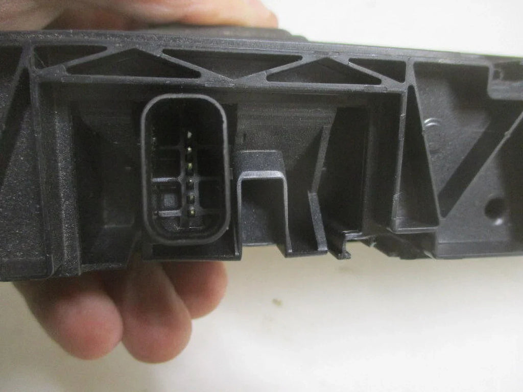 Pre-Owned 18 LKQ 17 Back 15 View 16 Rear OEM Camera (Good) Focus Up