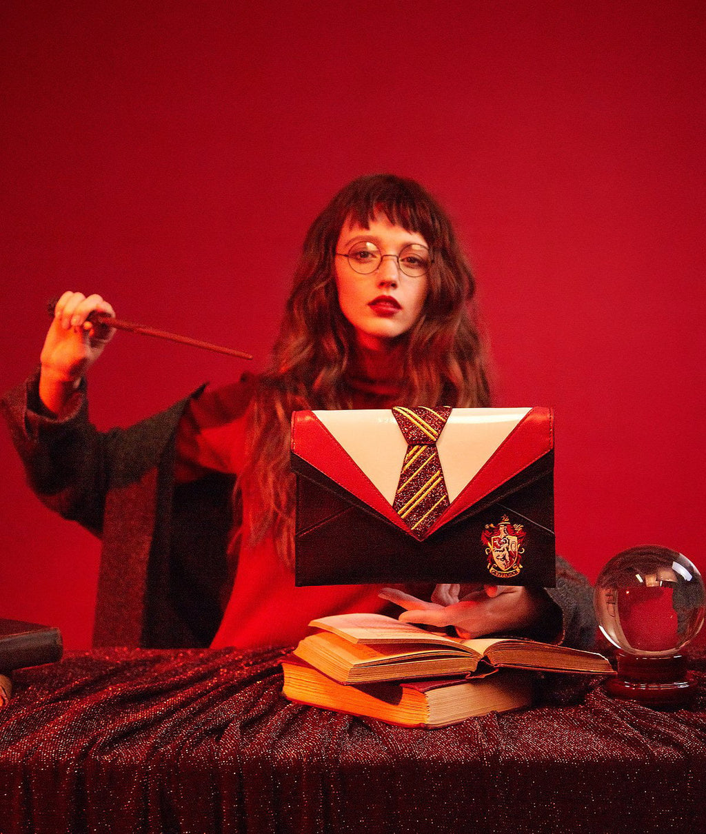 Danielle Potter x Harry Uniform Gryffindor Nicole Clutch