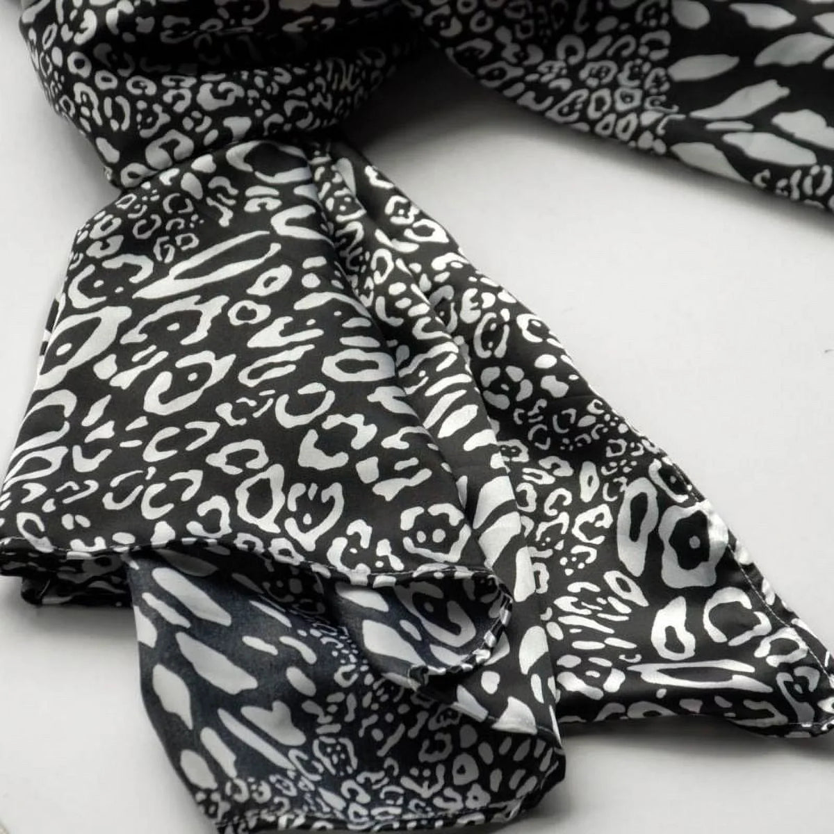 Leopard Silk Soft White Animal Blancho Print & Black Scarf/Wrap/Shawl(Small) Fashion Distinctive