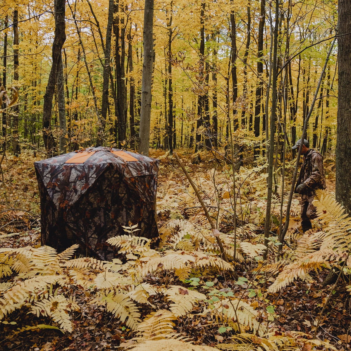 Woodland, 2-Person, Road Portable Bloodtrail® Barronett RR200BT Blinds® Hub Runner, Blind,
