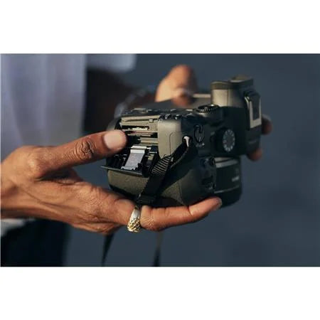 Digital Canon Camera EOS Mirrorless R7 Only) (Body