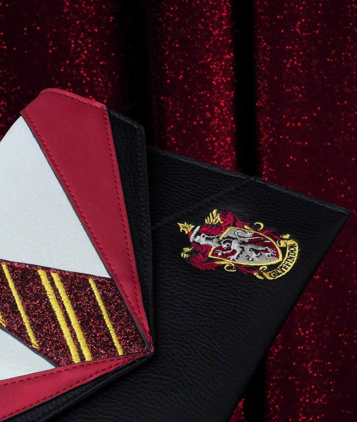 Danielle Potter x Harry Uniform Gryffindor Nicole Clutch
